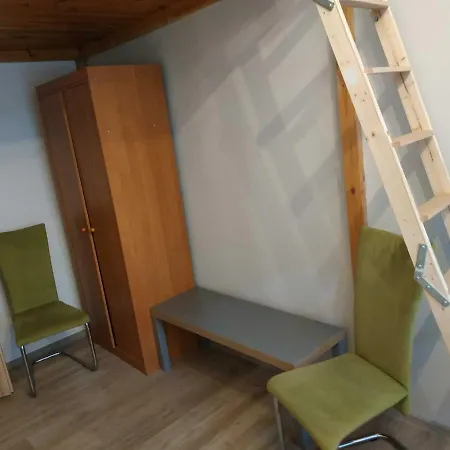 33 Hostel