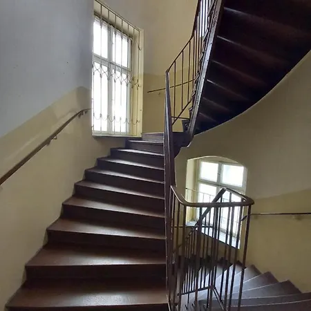 33 Hostel *